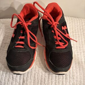 Under Armour Women's Micro G Assert V Running Shoes Size 7.5 Black And Hot Pink
